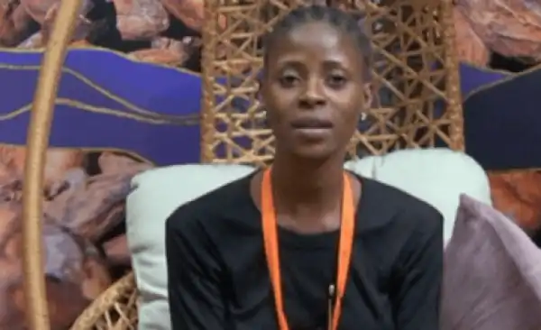 #BBNaija: Disqualified Housemate, Khloe Pops Champagne As She Arrives Airport | Video